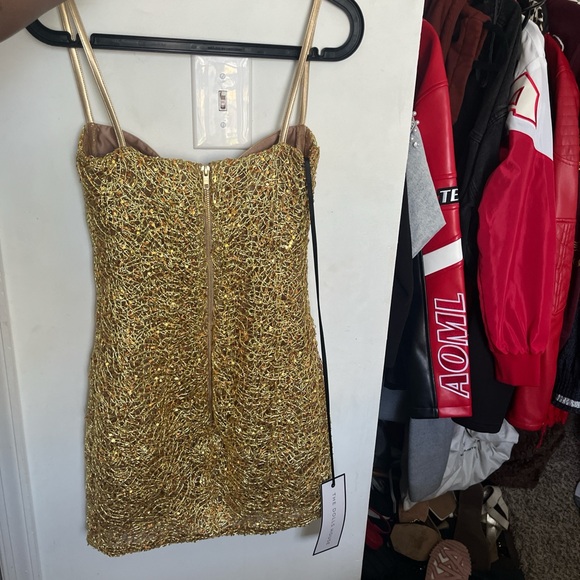 DOLLS HOUSE FASHION MINI DRESS. CUSTOM IN GOLD. - Picture 2 of 5
